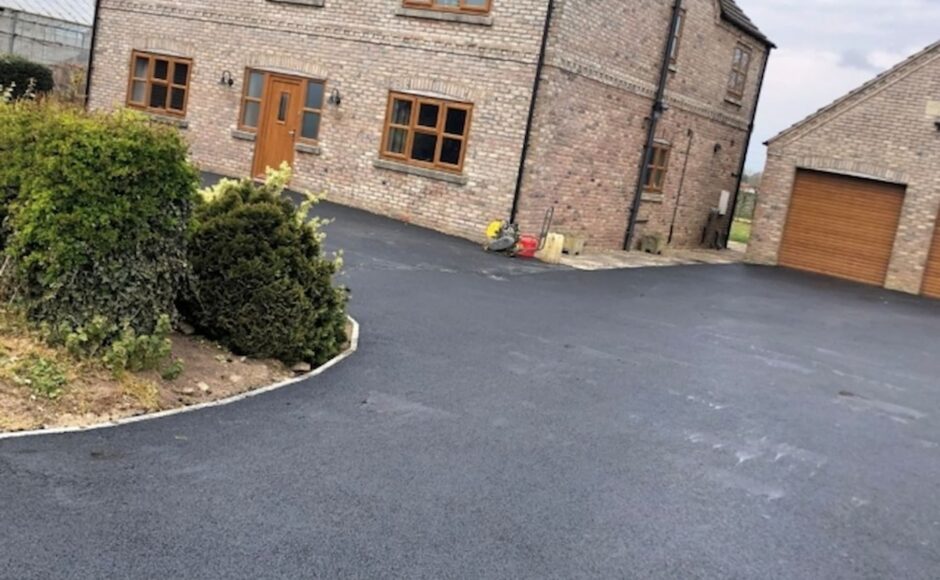 The Appeal Of Tar And Chip Driveways For Business Owners